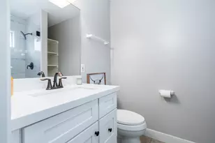 606 S Pine St, Tomball, TX 77375 - Photo 20