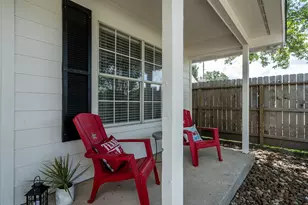 606 S Pine St, Tomball, TX 77375 - Photo 2