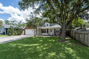 606 S Pine St, Tomball, TX 77375 - Photo 34