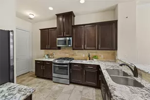 26 W Oaks Dr, Houston, TX 77058 - Photo 10
