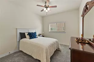 26 W Oaks Dr, Houston, TX 77058 - Photo 18