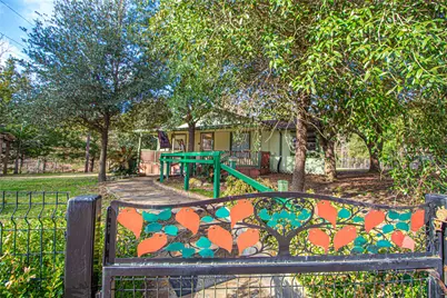 208 Gardenia Street, Onalaska, TX 77360 - Photo 32