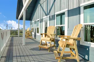 1069 Sunset Circle W, Crystal Beach, TX 77650 - Photo 10