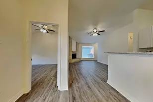 9167 Golden Sunshine Dr, Houston, TX 77064 - Photo 4