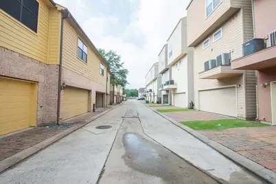 9120 Lakes At 610 Drive, Houston, TX 77054 - Photo 32