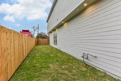613 Melbourne Street, Houston, TX 77022 - Photo 38
