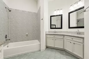 10535 Emnora Ln, Houston, TX 77043 - Photo 8