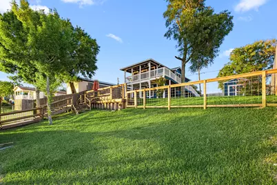 3114 Bay Oaks Harbor Drive, Baytown, TX 77523 - Photo 2