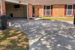 9811 Rocky Hollow Rd, La Porte, TX 77571 - Photo 2
