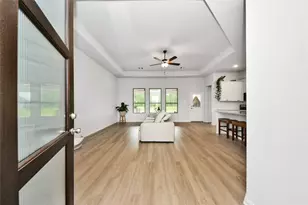 160 Barton Place Dr, Cleveland, TX 77327 - Photo 4