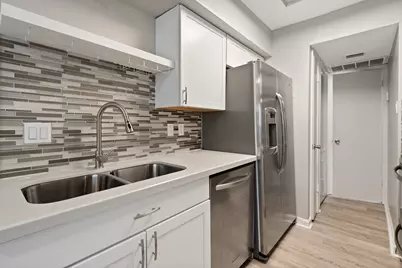 2750 Holly Hall Street #801, Houston, TX 77054 - Photo 6