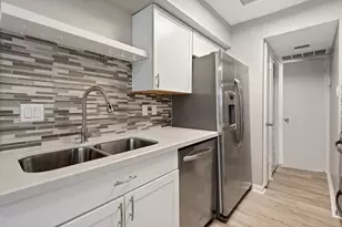 2750 Holly Hall St, Houston, TX 77054 - Photo 6