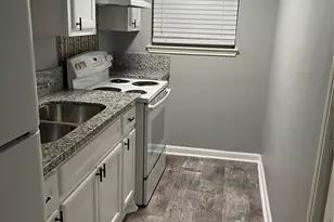 2721A Virginia St, Baytown, TX 77520 - Photo 2