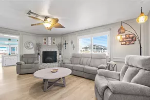 1210 Island Dr, Dickinson, TX 77539 - Photo 4