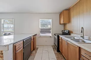 6717 Fairwood Rd, Hitchcock, TX 77563 - Photo 10