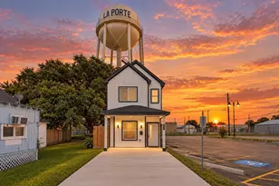 116 S 3rd St, La Porte, TX 77571 - Photo 1