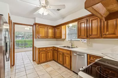 9053 Lantern Creek Court, Conroe, TX 77303 - Photo 6