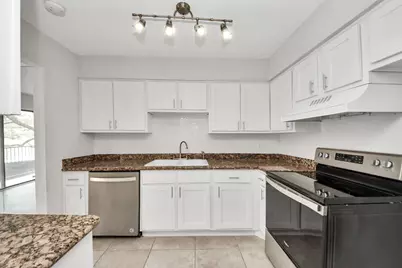 1818 Augusta Drive #14, Houston, TX 77057 - Photo 12