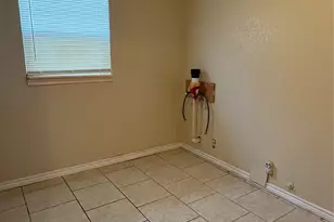 1622 W 9th St, Freeport, TX 77541 - Photo 16