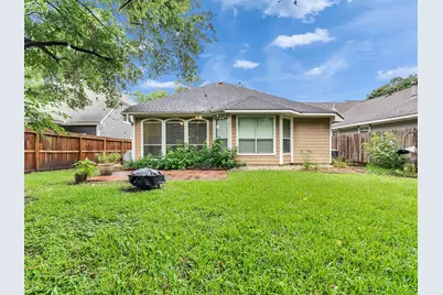 7914 Sinfonia Drive, Houston, TX 77040 - Photo 22