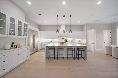 2046 Macarthur Street, Houston, TX 77030 - Photo 8