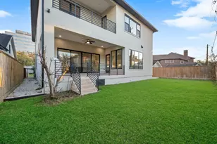 2046 MacArthur St, Houston, TX 77030 - Photo 36