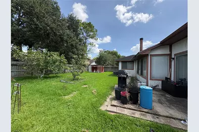 1127 W Brompton Drive, Pearland, TX 77584 - Photo 2