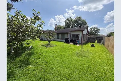 1127 W Brompton Drive, Pearland, TX 77584 - Photo 4
