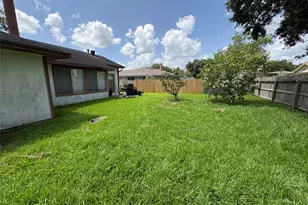 1127 W Brompton Dr, Pearland, TX 77584 - Photo 10