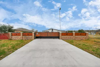 411 County Road 3556, Cleveland, TX 77327 - Photo 24