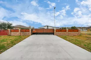411 County Road 3556, Cleveland, TX 77327 - Photo 24