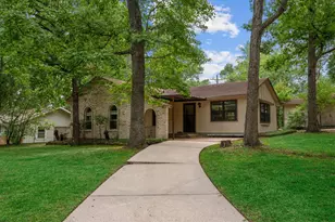 317 Hollywood Dr, Conroe, TX 77303 - Photo 2