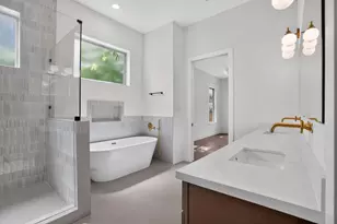 2010 Hewitt Dr, Houston, TX 77018 - Photo 22