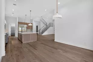 2010 Hewitt Dr, Houston, TX 77018 - Photo 12