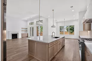 2010 Hewitt Dr, Houston, TX 77018 - Photo 10