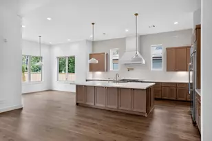 2010 Hewitt Dr, Houston, TX 77018 - Photo 14