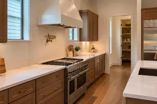 2010 Hewitt Dr, Houston, TX 77018 - Photo 6
