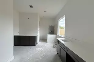 8029 Longridge Dr, Houston, TX 77055 - Photo 10