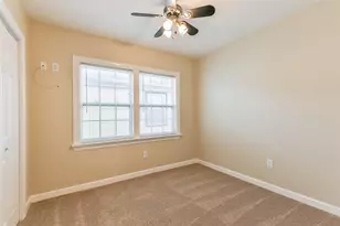 11 Lyncrest Dr, Galveston, TX 77550 - Photo 18