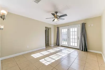 11 Lyncrest Drive, Galveston, TX 77550 - Photo 12