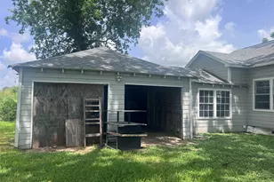 709 S Harrison Ln, Wharton, TX 77488 - Photo 14