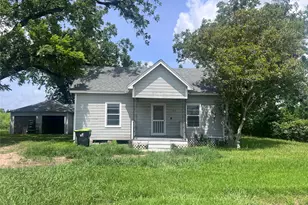 709 S Harrison Ln, Wharton, TX 77488 - Photo 2