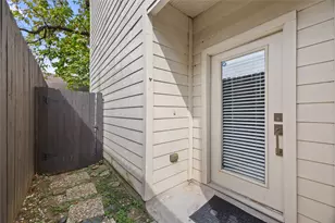 2311 McIlhenny St, Houston, TX 77004 - Photo 6