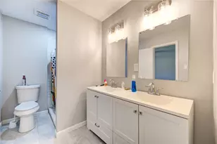 3046 Wagon Trail Dr, Sugar Land, TX 77479 - Photo 34