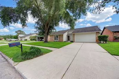 3046 Wagon Trail Drive, Sugar Land, TX 77479 - Photo 4