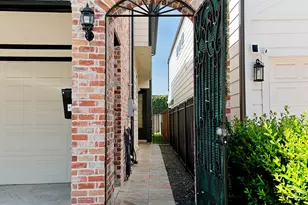 5233 Cornish St, Houston, TX 77007 - Photo 2