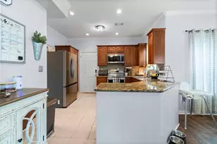 746 E Lake Dr, Livingston, TX 77351 - Photo 10