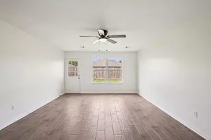 11926 Panay Dr, Houston, TX 77048 - Photo 6