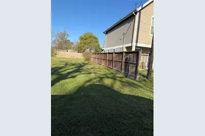 7009 Roswell Street, Houston, TX 77022 - Photo 4