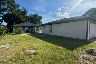 3022 South Dr, Groves, TX 77619 - Photo 24